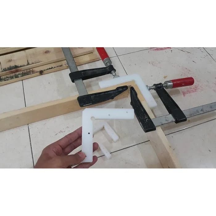 Square Clamp Woodenjoy Ukuran 11 cm x 11 cm x 2 cm